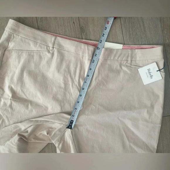 Rafaella Women’s‎ Low Rise Straight Hip Modern Weekend Tan Stretch Shorts 22W - Picture 8 of 10